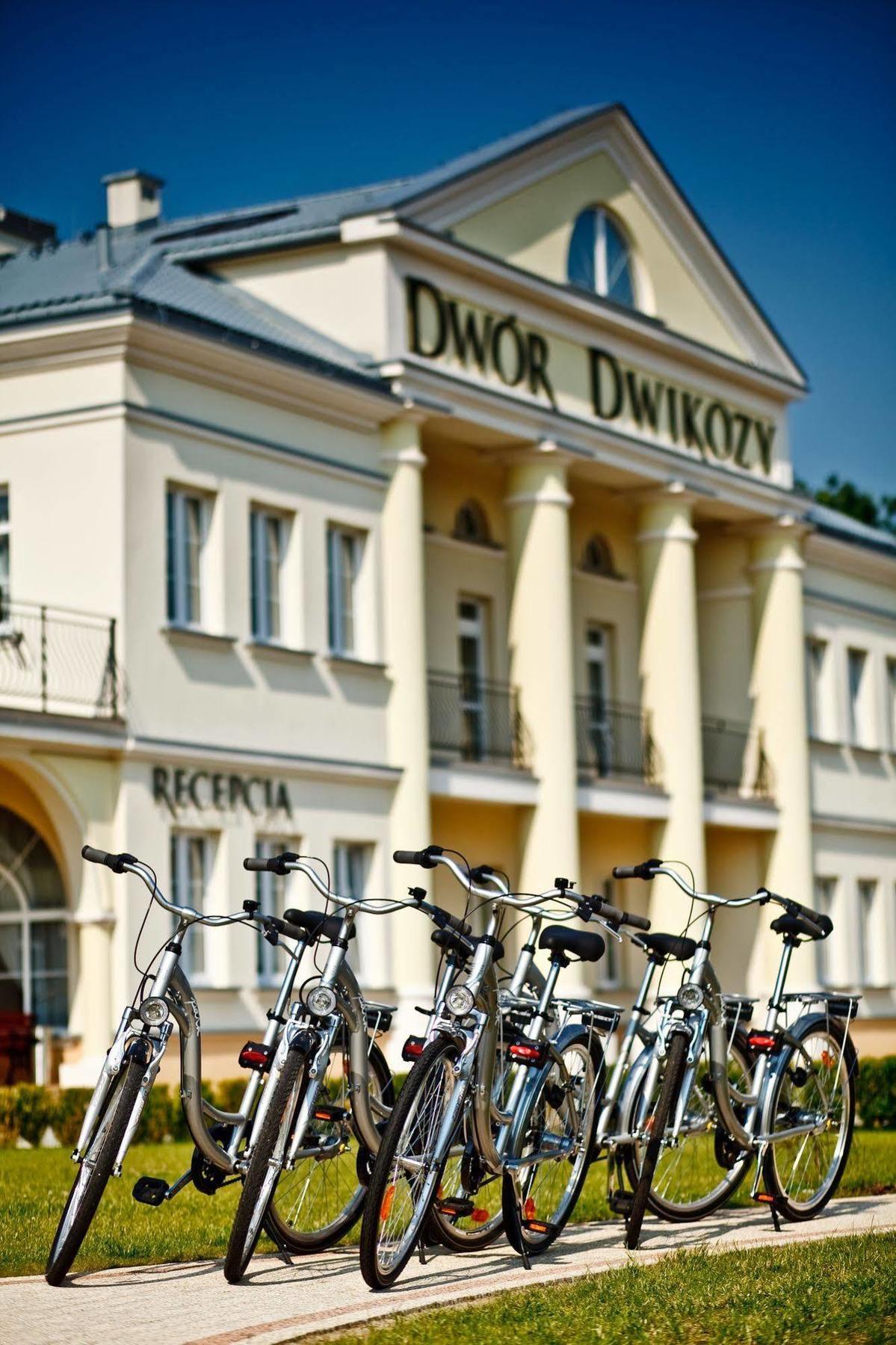 Dwor Dwikozy酒店 外观 照片